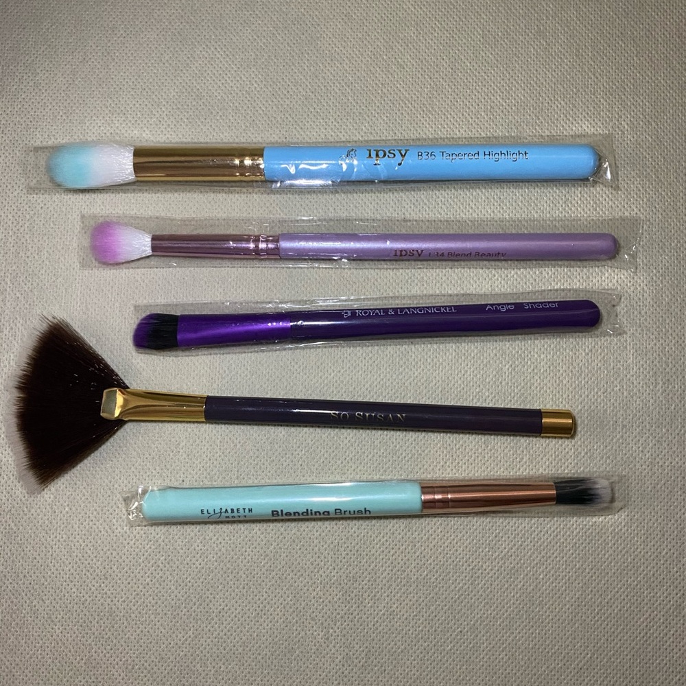 NEW🌟5 piece Brush